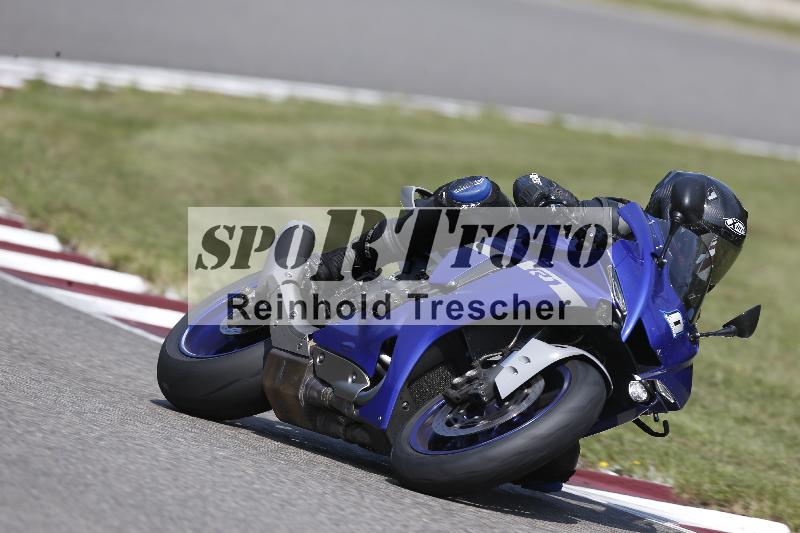 Archiv-2025/49 26.08.2025 Cornu Master School ADR/blau-bleu/0-5